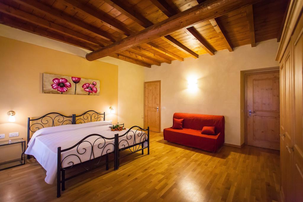 Hotel Alla Corte Dei Bicchi Cavriana Ruang foto