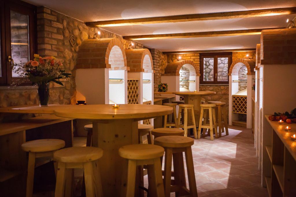 Hotel Alla Corte Dei Bicchi Cavriana Bagian luar foto