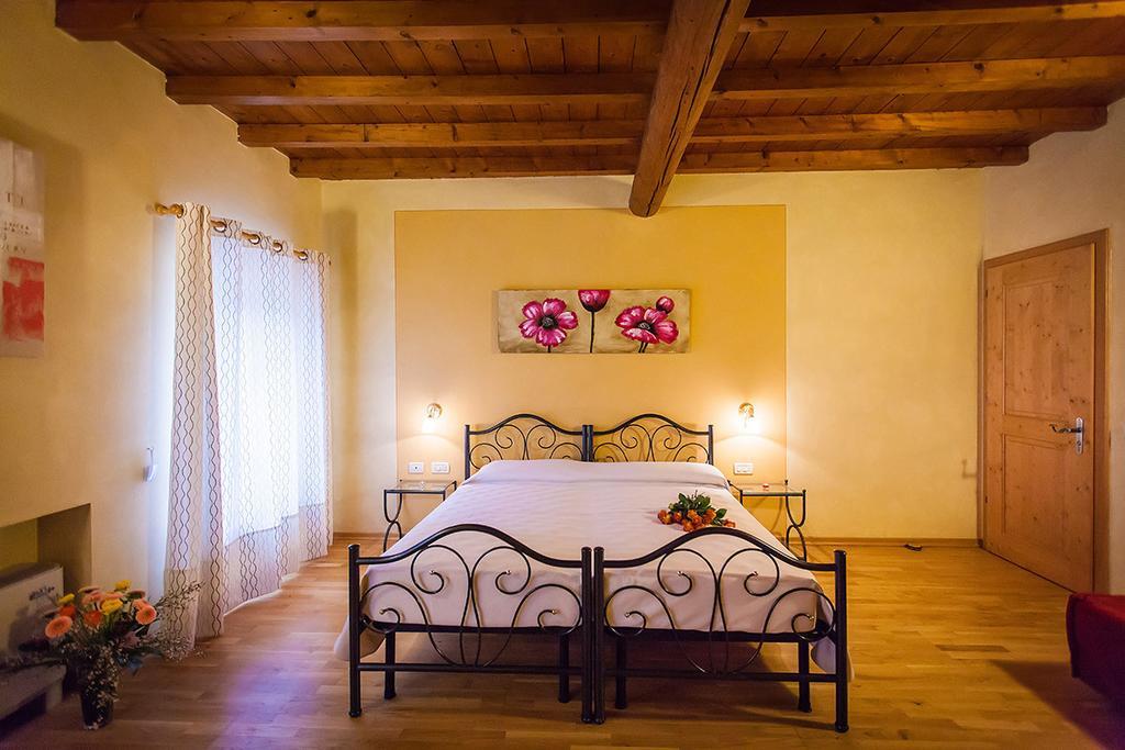 Hotel Alla Corte Dei Bicchi Cavriana Ruang foto