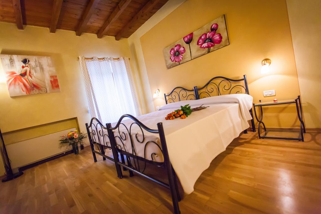 Hotel Alla Corte Dei Bicchi Cavriana Ruang foto