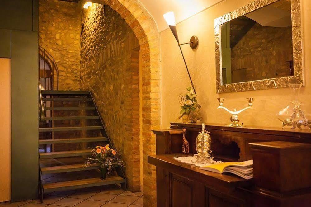 Hotel Alla Corte Dei Bicchi Cavriana Bagian luar foto